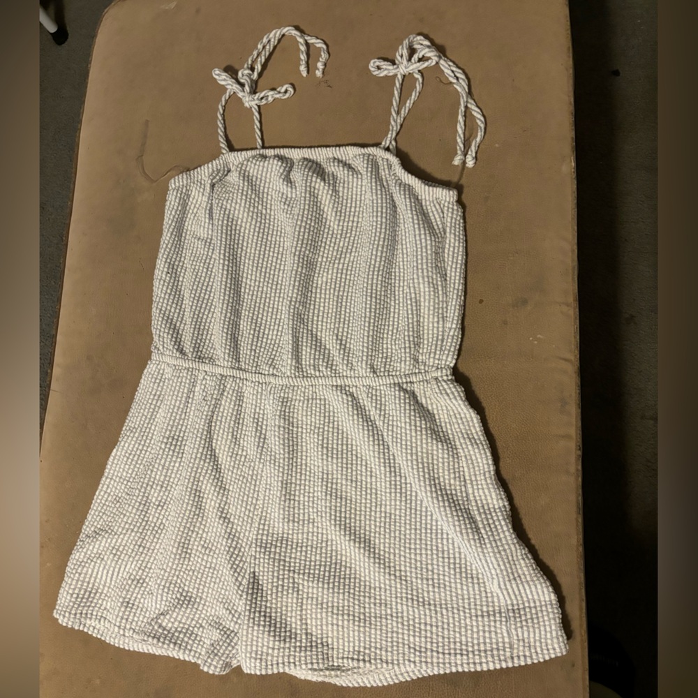 green envelope romper size xl